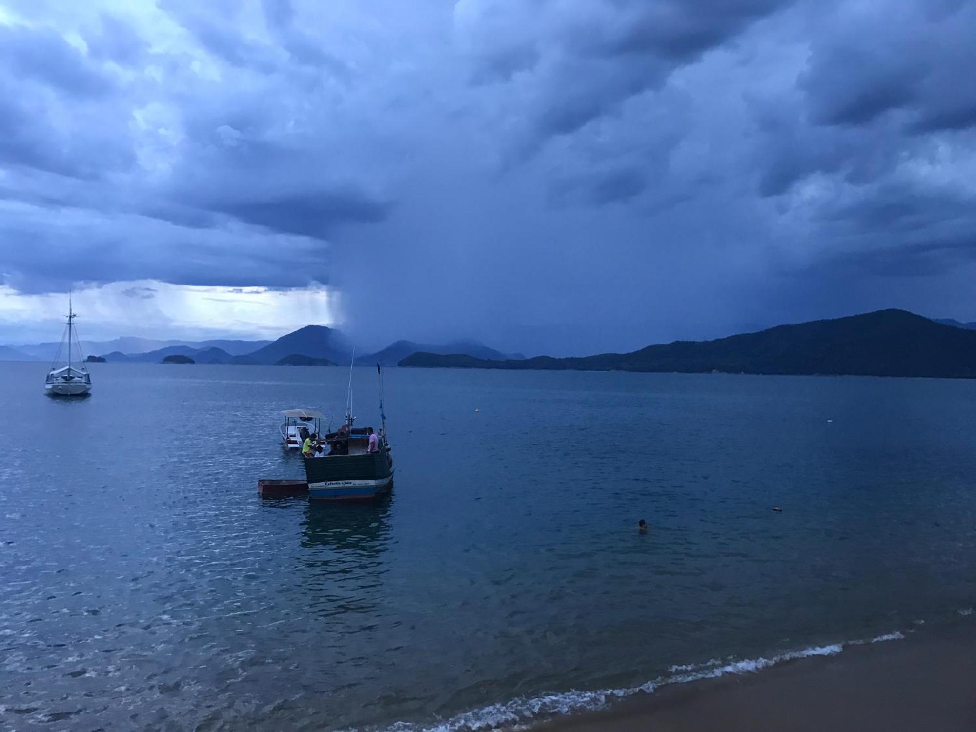 Deck Da Villa Pousada Ubatuba Dış mekan fotoğraf